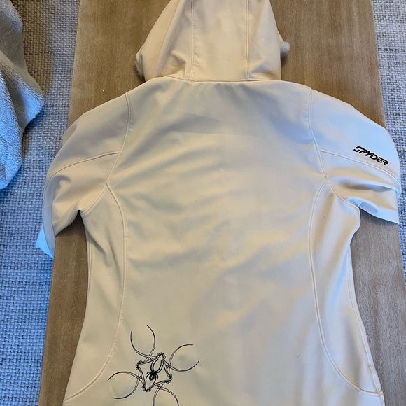 Spyder Women's Ski Jacket in Cream - Picture 6 of 9